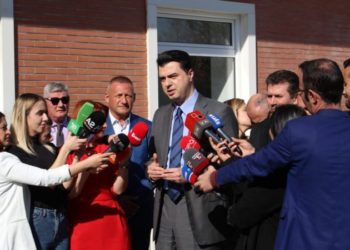 Aksioni opozitar/ Lideri i opozitës Basha mbledh nesër aleatët