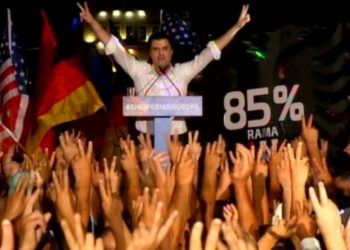 VOA: Opozita shpreson zgjedhje të parakohshme, qeveria Rama fokusohet te dialogu në institucione