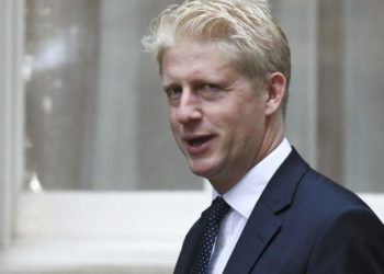 Johnson pëson tjetër goditje, i vëllai e braktis, ikën nga politika