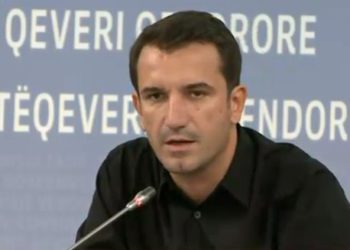 “Shpërblim për zjarrfikësit, qëndruan 72 orë pagjumë pas tërmeteve dhe reshjeve”, mesazhi i Veliajt