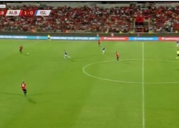Mbrojtja kuqezi ne gjume, Islanda barazon 2-2