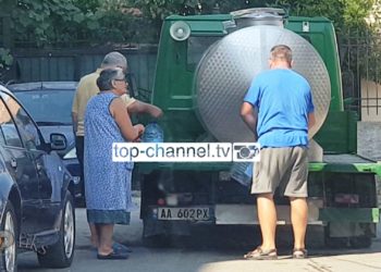 Denoncimi për ujin e boteve/ Tregtarët e blejnë për vaditje e shesin për të pijshëm
