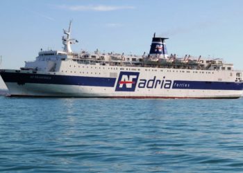 Largohen emigrantët që kaluan pushimet në Shqipëri, fluks në portin e Durrësit