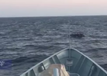 VIDEO/ Anija “Oriku” shpëton 140 emigrantë nga Siria dhe Afganistani në detin Egje