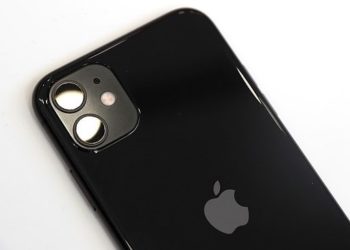 “Apple monitoron përdoruesit e tij në celular e kompjuter përmes ‘spyware”