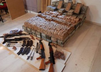 “Udhëtimet e shpeshta të grekut tërhoqën vëmendjen e policisë”/ Si trafikoheshin kallashnikovët nga Shqipëria në Greqi