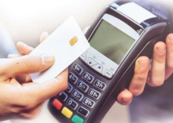 Ulet përdorimi i parasë cash në Shqipëri
