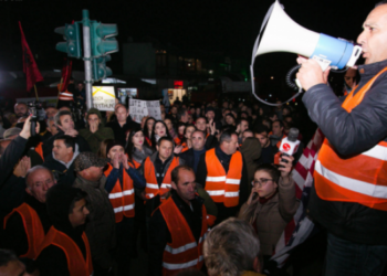 Përse policia vazhdon të lejojë bllokimin e Unazës së Re çdo natë?