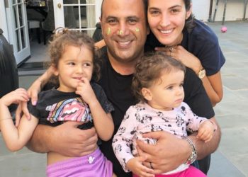 Pse e le vendlindjen? Emina e sinqertë para ndjekëses: Do isha duke mjelë lopët nëse…
