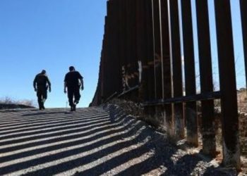 Pentagoni kursen para për murin me Meksikën, pezullon 120 projekte