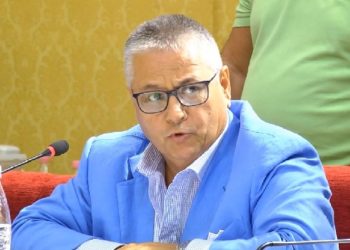 Debati Fino-Meta: Po tani, a do ta shtyni 13 Tetorin?