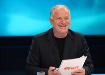 Baton Haxhiu: Meta ka më shumë foto me qen e mace sesa zyrtarë; Andi Bushati: Meta, kukull e regjimit