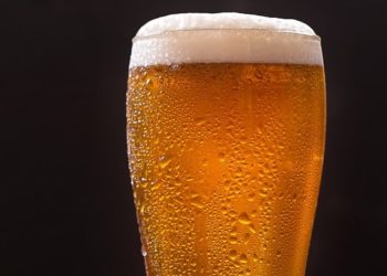 Studiuesit spanjollë: Një birrë në ditë mban larg diabetin