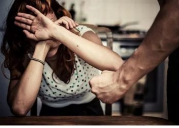 “Kafshime në kokë para foshnjës”, arrestohet shqiptari i dhunshëm