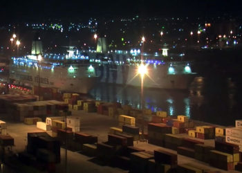 Një anije me 3600 ton grurë rus bllokohet në Durrës