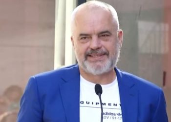 Rama: 225 mijë nxënës i kanë marrë librat falas, në 2021 nga klasa e I deri në të IX libra falas