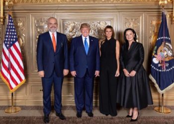 “FOTO E DITËS”, Rama takohet me Trump dhe poston foton