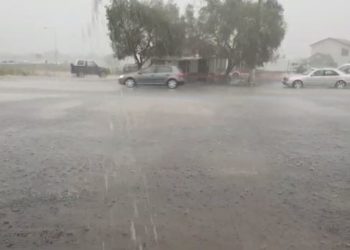 VIDEO/ Vjeshta vjen me stuhi në Elbasan, bllokohen rrugët nga reshjet e dendura të shiut