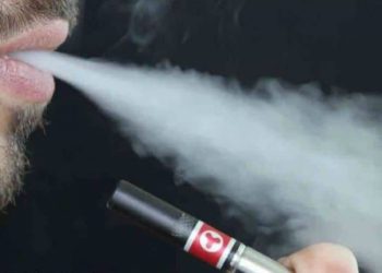 Donald Trump dhe Melania i shpallin luftë cigareve elektronike