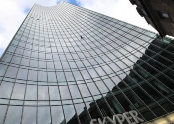 U ngjit në ndërtesën 153 metra të lartë, policia arreston “spiderman”-in francez