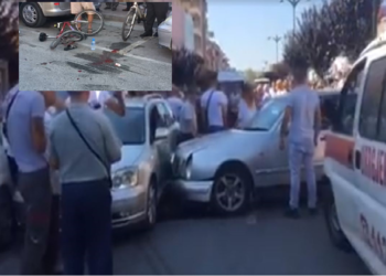 Aksident i rëndë në mes të Fierit, përplasen katër makina dhe kalimtari me biçikletë