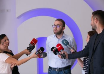 “Gati të rishohë pozicionin”/ Bardhi reagon pas deklaratës së Gjiknurit: S’është kusht i ynë, por i BE