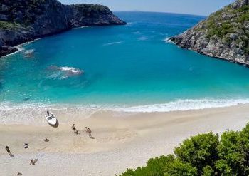 Shifrat, 37 mijë turistë vendas e të huaj vizituan Sazanin dhe Karaburunin