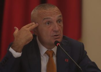 Meta sulmon ambasadorët: Nesër ikin dhe shohin punët e tyre…