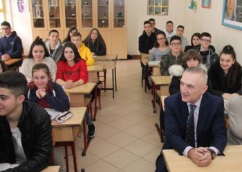 Meta ulet në bankat e shkollës: Sot nxënësit hedhin hapin e rëndësishëm
