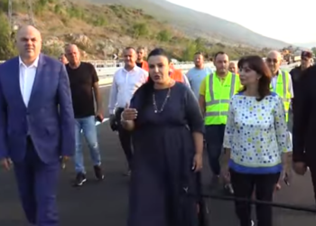 Balluku për segmentin e përfunduar tek Rruga e Kombit: Dorëzohet me parametra europiane të sigurisë rrugore