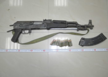 Pranga 51-vjeçarit në Patos, qëlloi me kallashnikov në ajër duke tmerruar banorët