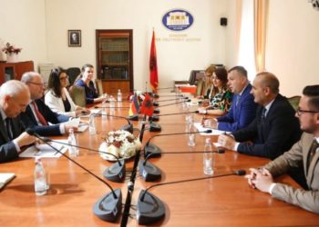 Zyrtari gjerman poston në “Twitter” mesazhin e Ballës: Faleminderit për punën dhe arritjet tuaja