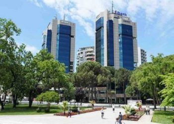 Media italiane tregon punën në Shqipëri dhe të ardhmen e të rinjve italianë në Tiranë