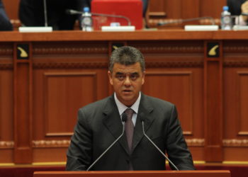 “Paragjykon gjithçka”, Lefter Koka kritikon opozitën jo parlamentare