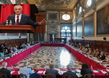 “Venecia” zbarkon të Tiranë për “shkarkimin e Ilir Metës”, shmangen takimet me PD-LSI