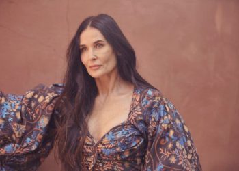 Rrëfimi tronditës i Demi Moore: Mamaja më shiti tek një burrë për 500 dollarë