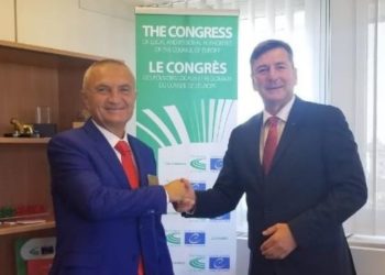 Meta takohet me zyrtarin e KiE-së në Strasburg, diskutime për zgjidhjen e krizës politike