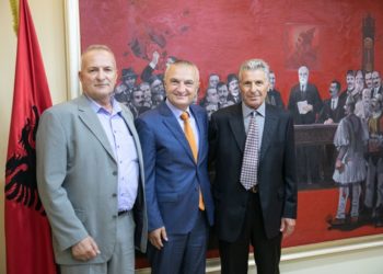 Meta takon dy heronjtë e Kavajës që neutralizuan të armatosurin: Shembuj të tillë frymëzues i duhen shoqërisë tonë