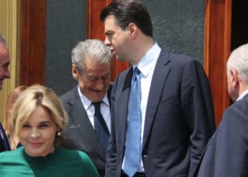 Aksioni opozitar/ Basha dhe Kryemadhi takim në selinë blu