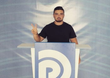 Kush është i infiltruari i PD që debatoi me Hajdarin, 20-vjeçari ka qenë i proceduar se i vuri flakën KZAZ të kësaj shkolle