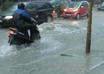 Në zonën e Kamzës ka rrezik për përmbytje prej reshjeve të dendura