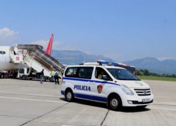 Ekstradohet nga Gjermania 54-vjeçari, hiqej si drejtor banke dhe i zhvati 230 mijë euro qytetares