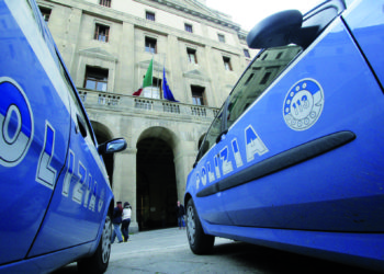 Bolonja/ Shtëpia, “bazë” droge. Policia vuri në pranga tre shqiptarë dhe mijëra euro