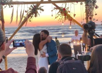 Jonida Vokshi shkëlqeu në dasmën e saj, por dhe VIP-at e ftuar nuk mbetën pas