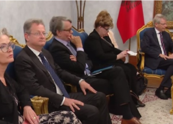 Pronat/ Përfaqësuesit e “Venecias” i shkojnë Ramës në zyrë