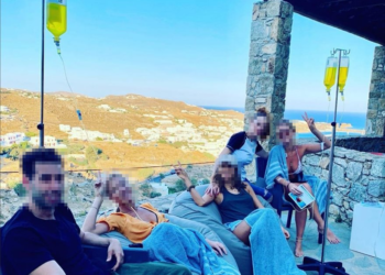 FOTO/ “Serumi magjik”, si shërohen turistët pas festave të çmendura në Mykonos