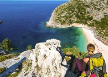 Shqipëria rekord historik me turistët e huaj në muajin gusht, 14,5% më shumë se një vit më parë