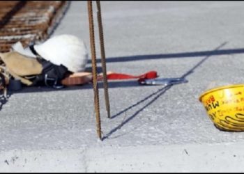 Gjendet një trup i pajetë në Tiranë, dyshohet se është rrëzuar nga skela