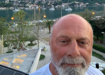 FOTO/ Zbulohet se cili është pronari i vërtetë i jahtit të braktisur në Shëngjin