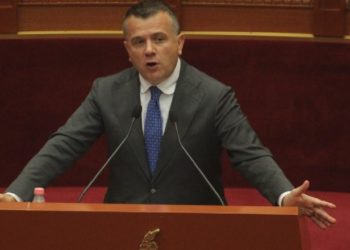 Balla akuza Metës për Kodin Penal: E ka pozicionuar presidencën në një nga selitë e opozitës, se ka lexuar fare